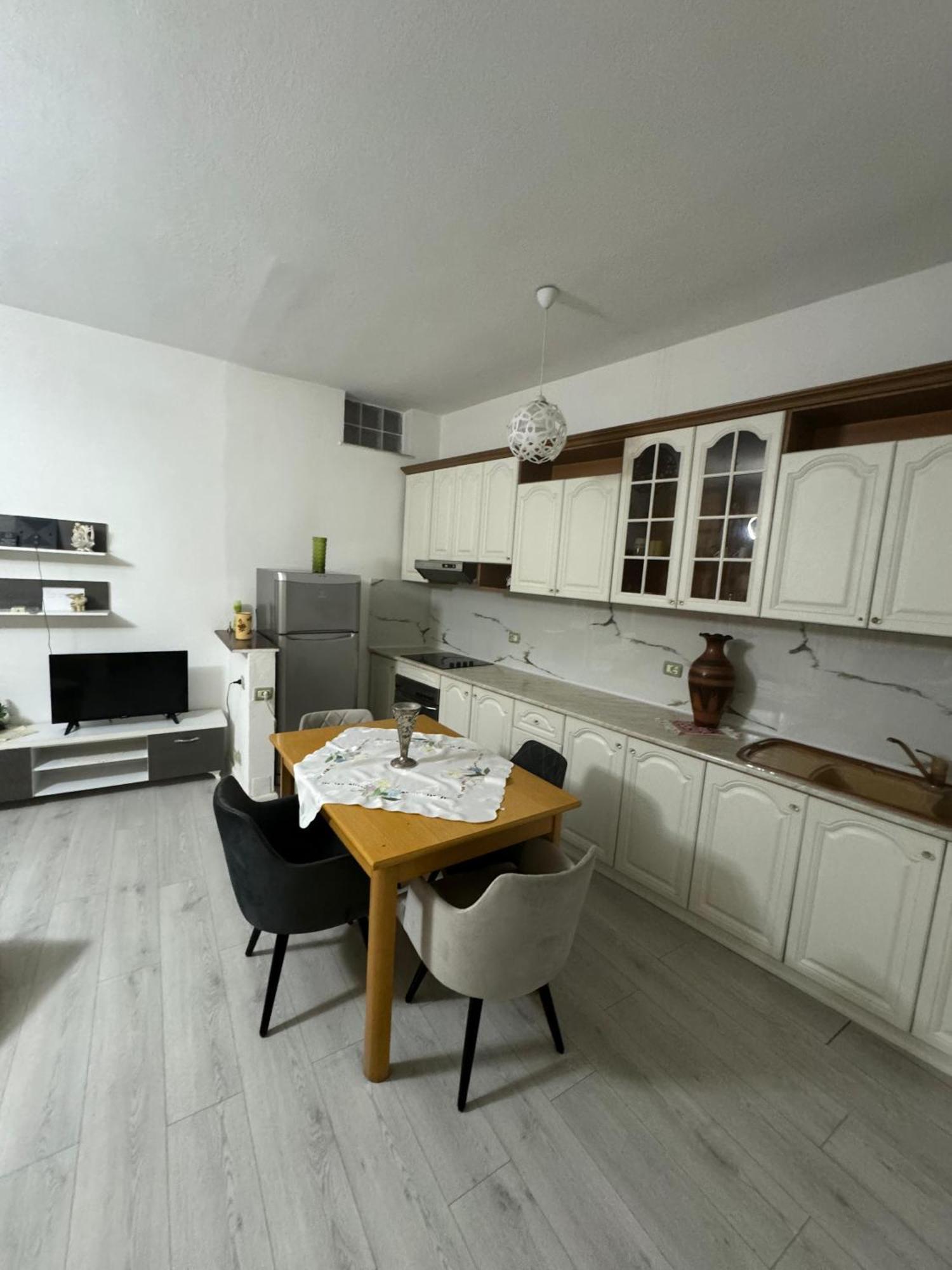 Center Of Tirana Apartment Esterno foto